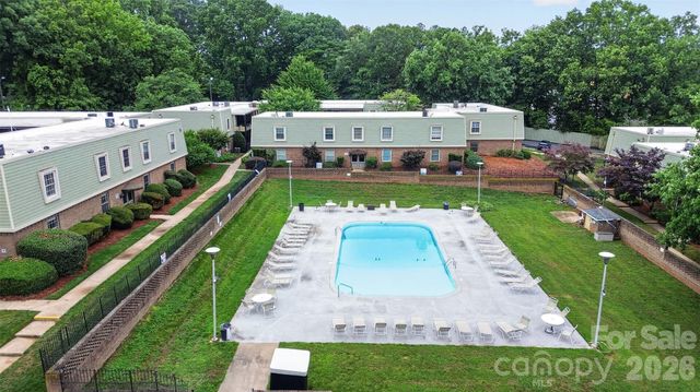 2610 Park Road E, Charlotte, NC 28209
