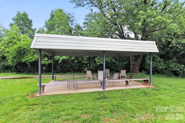 2610 Park Road E, Charlotte, NC 28209