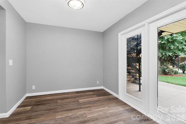 2610 Park Road E, Charlotte, NC 28209