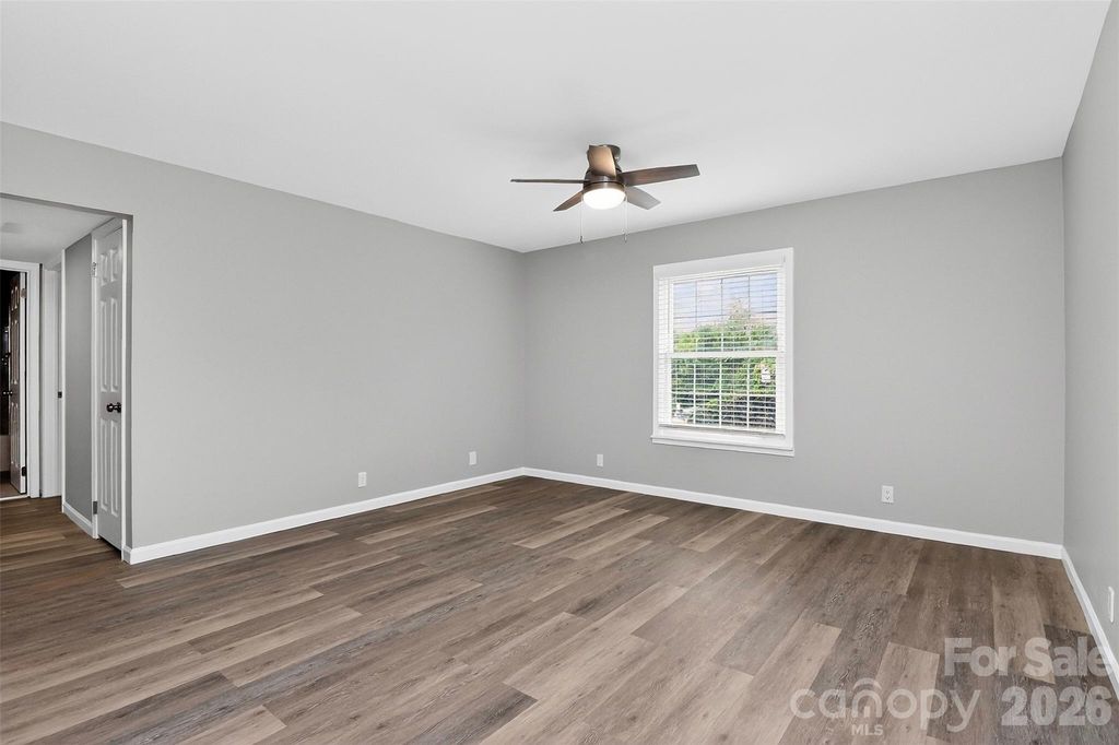2610 Park Road E, Charlotte, NC 28209