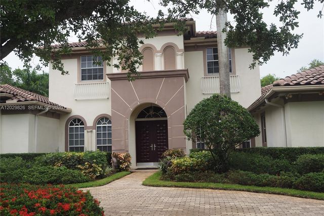 2750 E Jockey Cir E, Davie, FL 33330