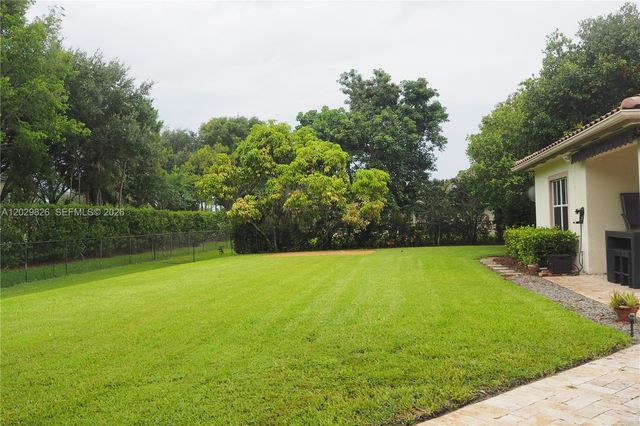 2750 E Jockey Cir E, Davie, FL 33330