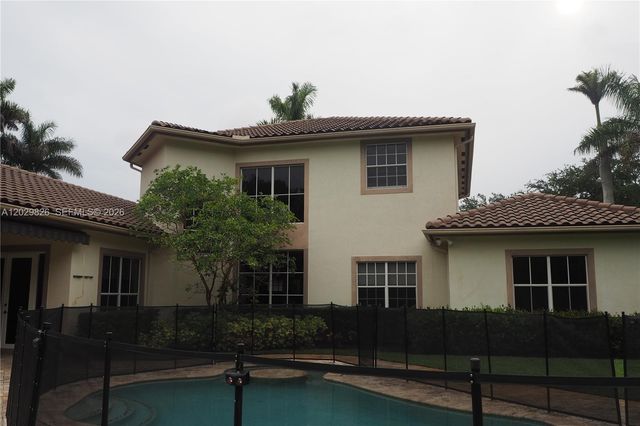 2750 E Jockey Cir E, Davie, FL 33330