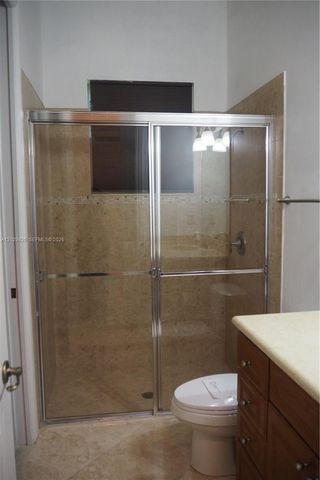 2750 E Jockey Cir E, Davie, FL 33330