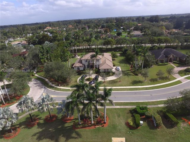 2750 E Jockey Cir E, Davie, FL 33330