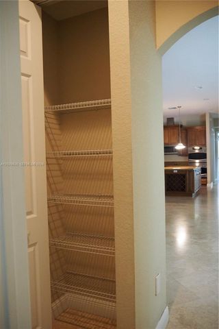 2750 E Jockey Cir E, Davie, FL 33330