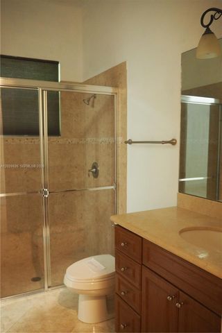 2750 E Jockey Cir E, Davie, FL 33330