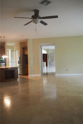 2750 E Jockey Cir E, Davie, FL 33330