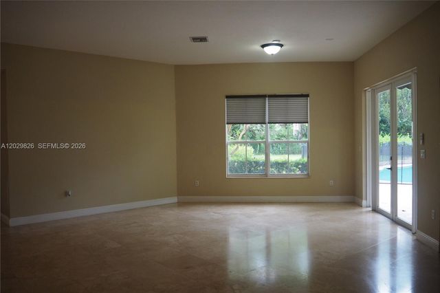 2750 E Jockey Cir E, Davie, FL 33330