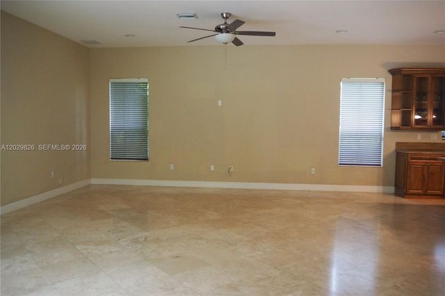 2750 E Jockey Cir E, Davie, FL 33330