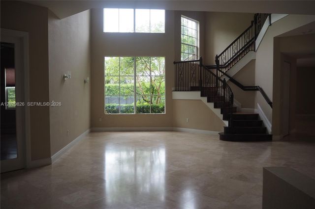 2750 E Jockey Cir E, Davie, FL 33330