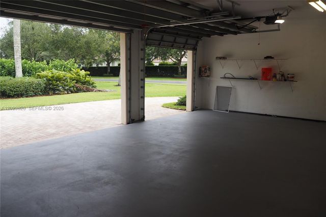 2750 E Jockey Cir E, Davie, FL 33330