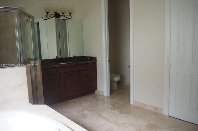 2750 E Jockey Cir E, Davie, FL 33330