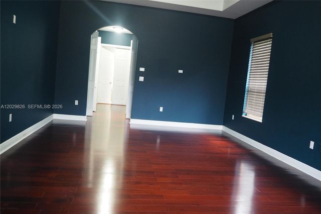 2750 E Jockey Cir E, Davie, FL 33330