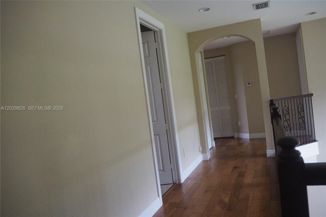 2750 E Jockey Cir E, Davie, FL 33330