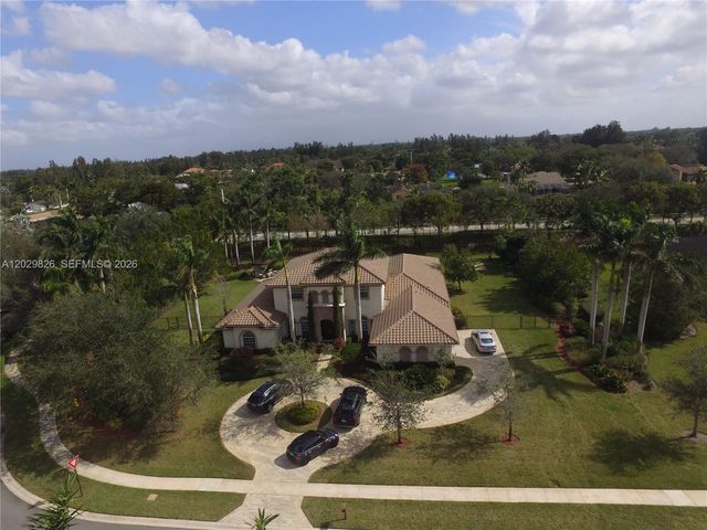 2750 E Jockey Cir E, Davie, FL 33330