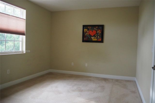 2750 E Jockey Cir E, Davie, FL 33330