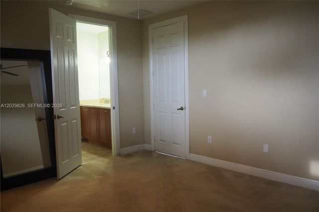 2750 E Jockey Cir E, Davie, FL 33330