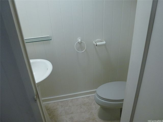 2409 Waiomao Road, Honolulu, HI 96816