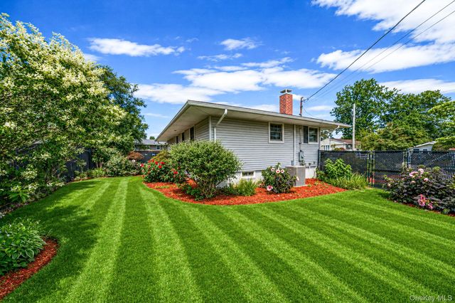 16 Jackson Avenue, Centereach, NY 11720