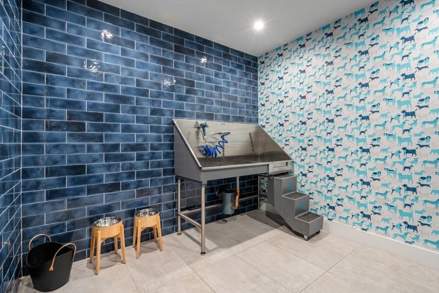 99 Sumner St 321, Boston, MA 02128
