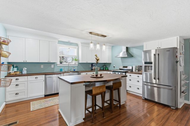 9721 State Highway C, Marshfield, MO 65706