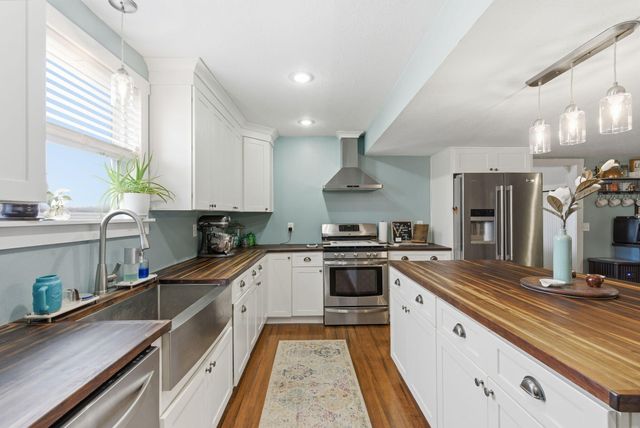 9721 State Highway C, Marshfield, MO 65706