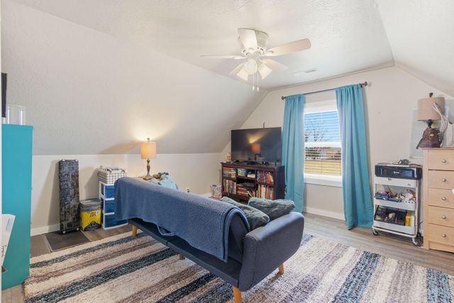 9721 State Highway C, Marshfield, MO 65706