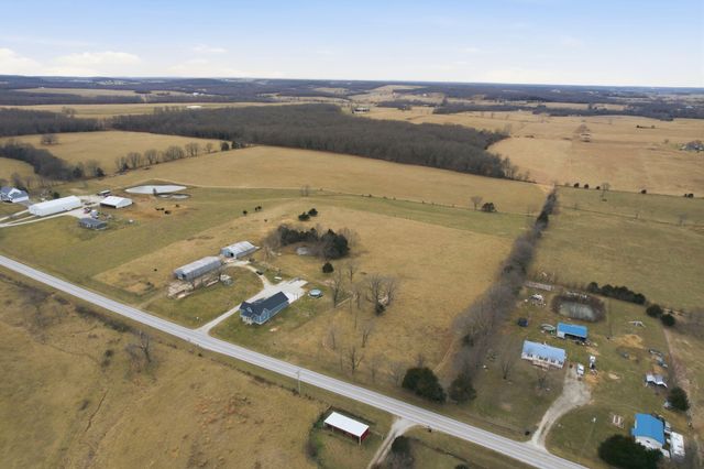 9721 State Highway C, Marshfield, MO 65706
