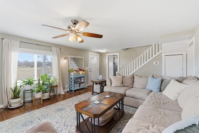 9721 State Highway C, Marshfield, MO 65706