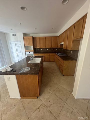 16623 Almaden, Fontana, CA 92336