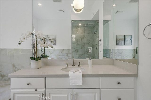 16459 Otsego Street, Encino, CA 91436