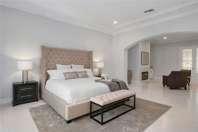 16459 Otsego Street, Encino, CA 91436