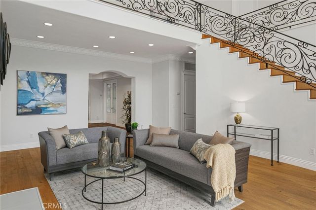 16459 Otsego Street, Encino, CA 91436
