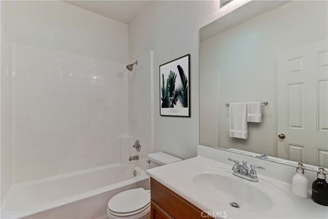 6860 Ivy Creek Way, Moorpark, CA 93021