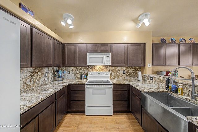 9051 W RAVEN Drive, Arizona City, AZ 85123