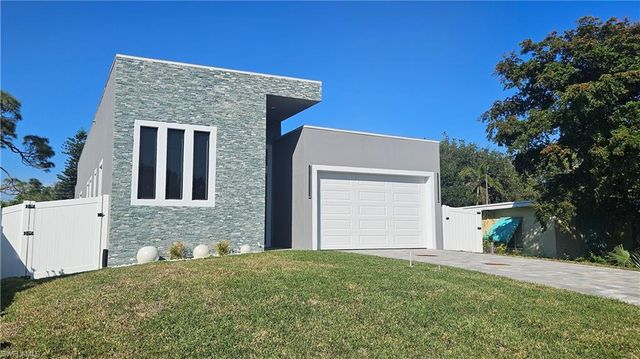 1297 Trail Terrace DR, Naples, FL 34103