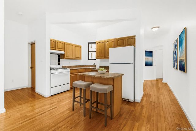 1608 Amsterdam Avenue 4B, New York (manhattan), NY 10031