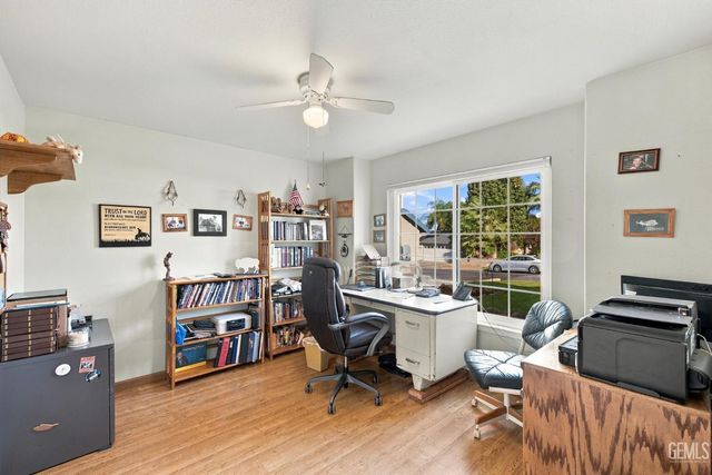 6217 Castle Cary Drive, Bakersfield, CA 93306