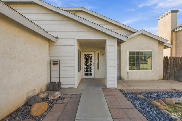 6217 Castle Cary Drive, Bakersfield, CA 93306