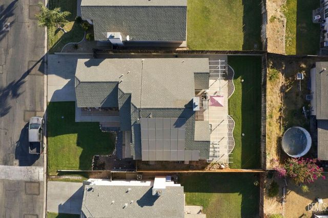 6217 Castle Cary Drive, Bakersfield, CA 93306