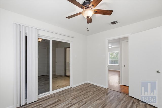 1514 Parker LN 102, Austin, TX 78741