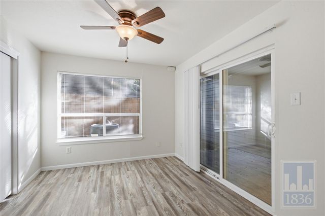 1514 Parker LN 102, Austin, TX 78741