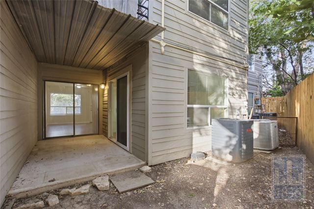 1514 Parker LN 102, Austin, TX 78741