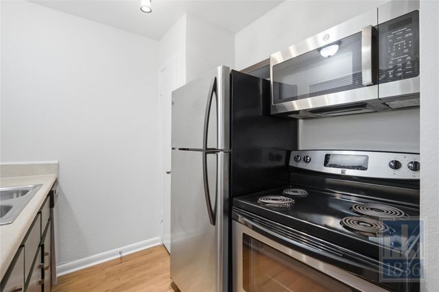 1514 Parker LN 102, Austin, TX 78741