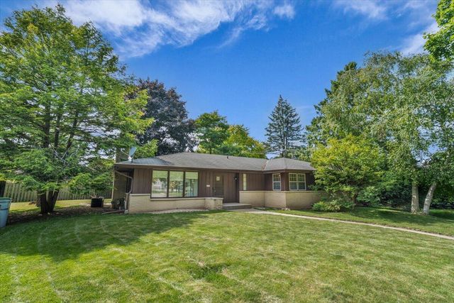 8630 W Peck COURT, Milwaukee, WI 53225