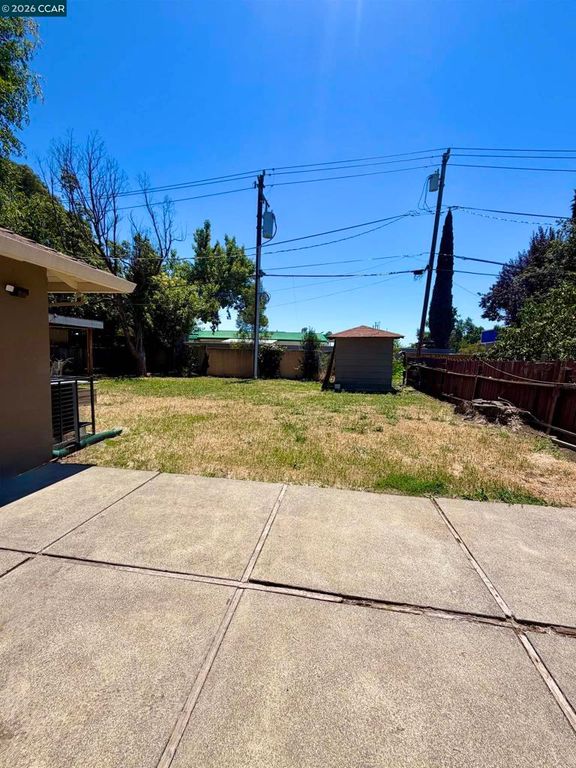 Image 12 of property listing at 1521 Empire, Fairfield, CA 94533