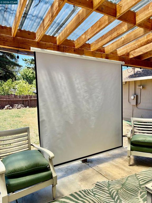 Image 14 of property listing at 1521 Empire, Fairfield, CA 94533