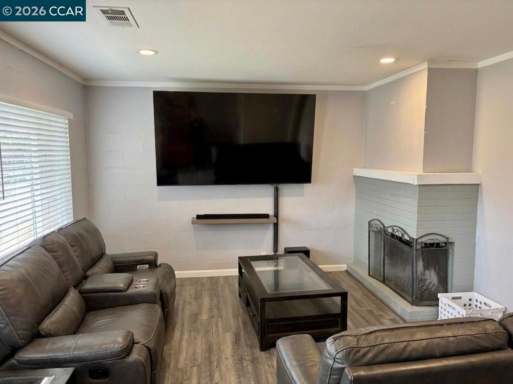 Image 2 of property listing at 1521 Empire, Fairfield, CA 94533
