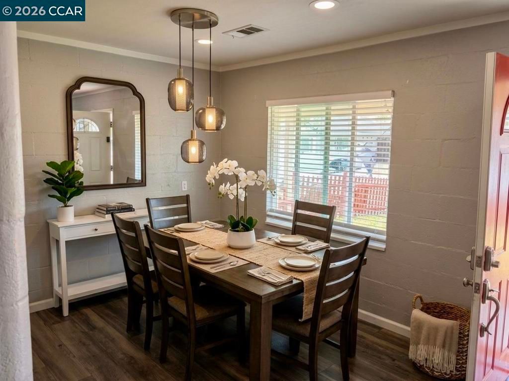 Image 4 of property listing at 1521 Empire, Fairfield, CA 94533